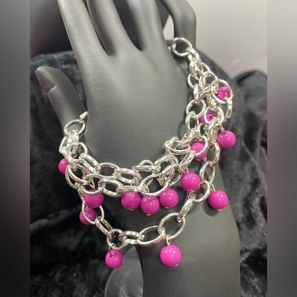 NWT Paparazzi 3 Piece Set Silver Chain Fuchsia Beads Necklace Earrings Bracelet - Picture 4 of 4